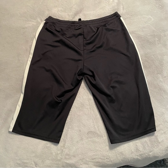 Reebok women’s long bike shorts size L - Picture 2 of 4
